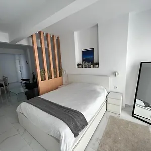  Apartment Modern 1-bedroom In The Center